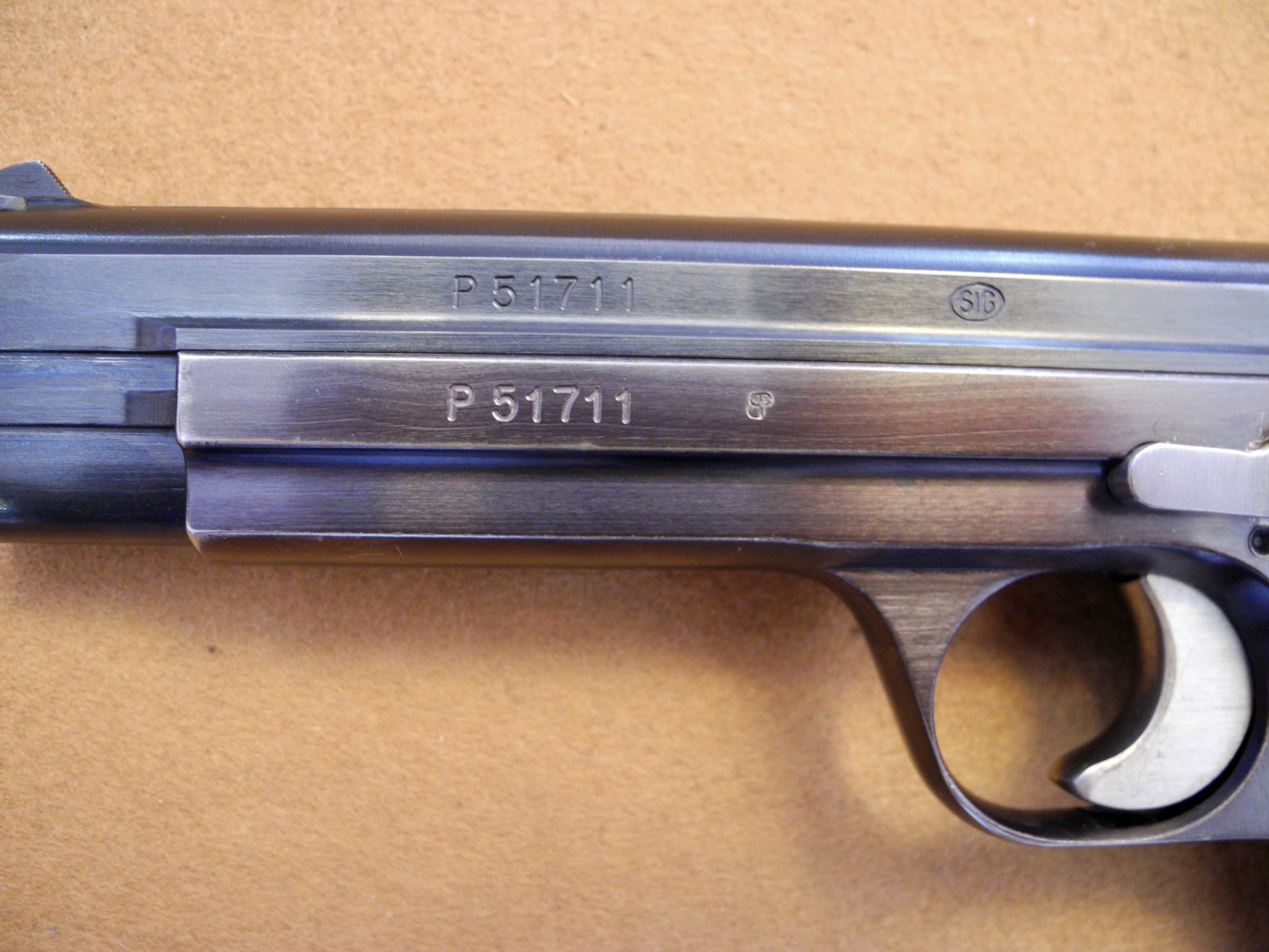SIG -210 P51711  Polizei Glarus — Bild 3