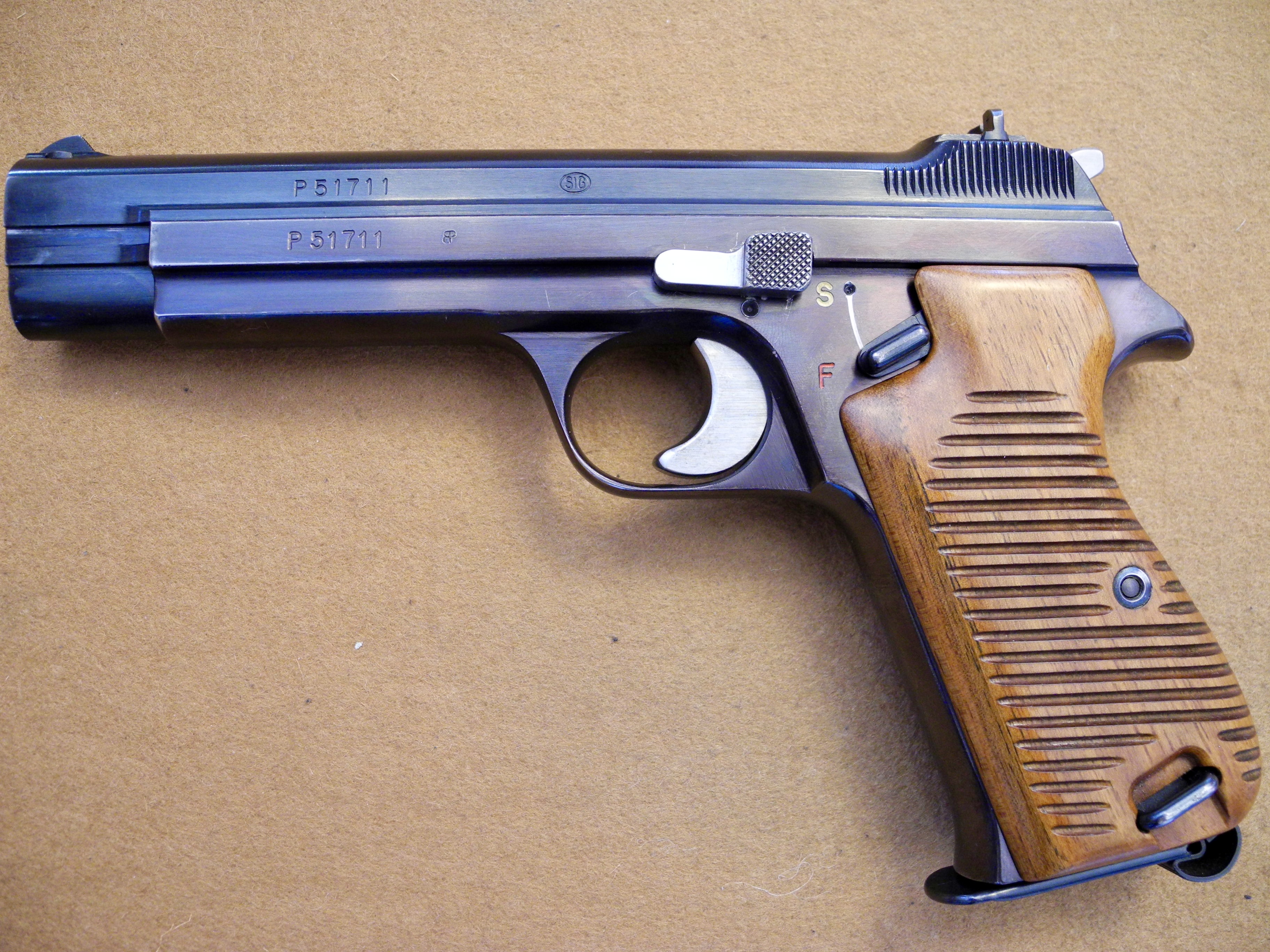 SIG -210 P51711  Polizei Glarus — pistolen kaufen Schweiz