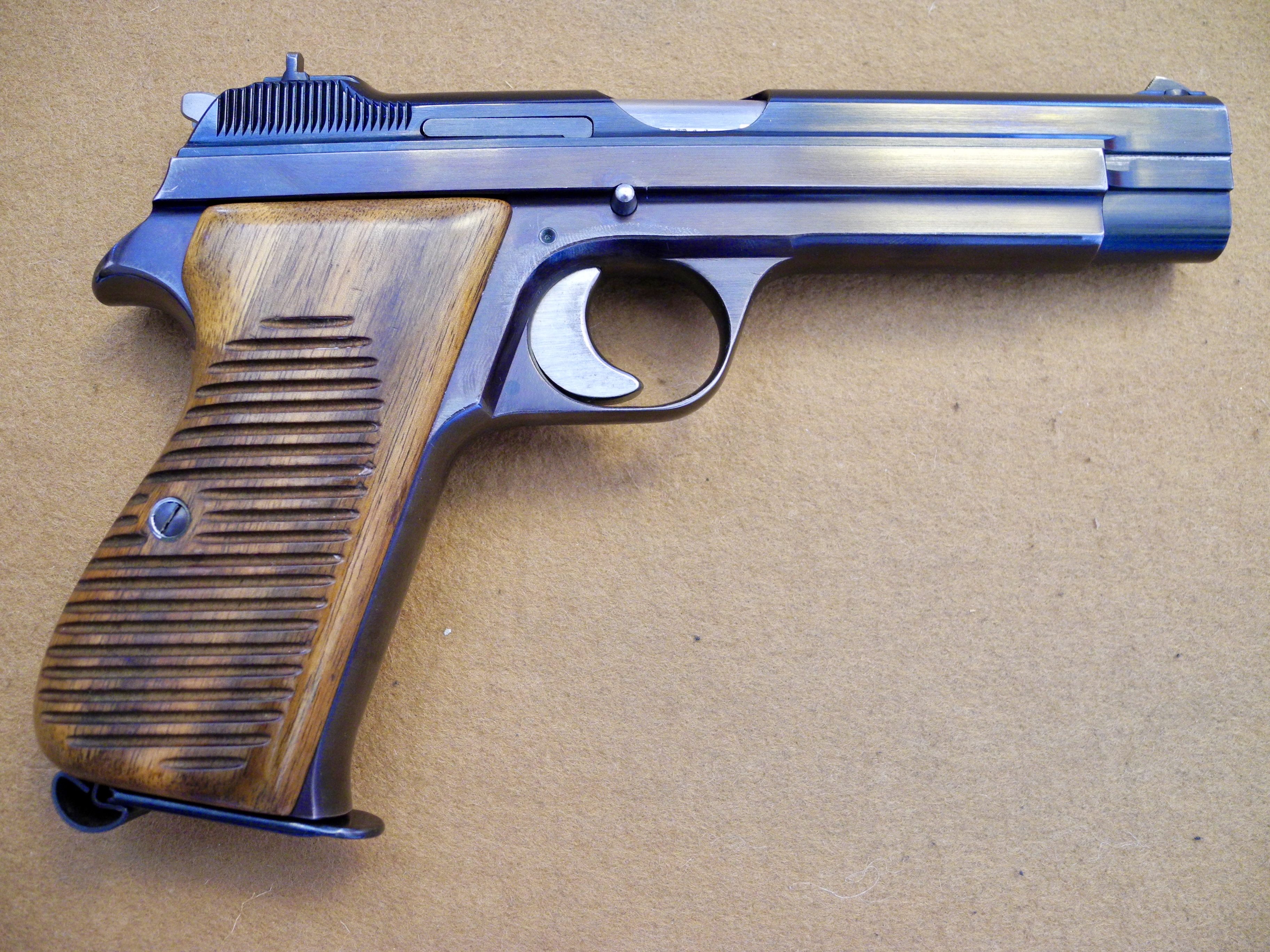 SIG -210 P51711  Polizei Glarus — Bild 2
